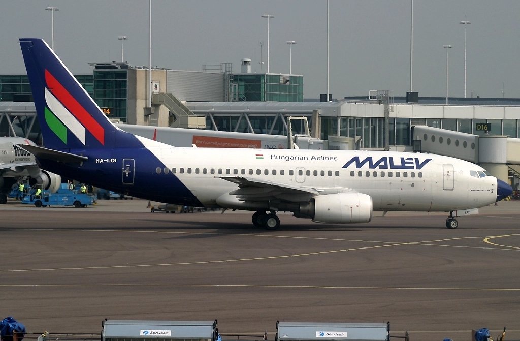 HA-LOI - Boeing B737-700
