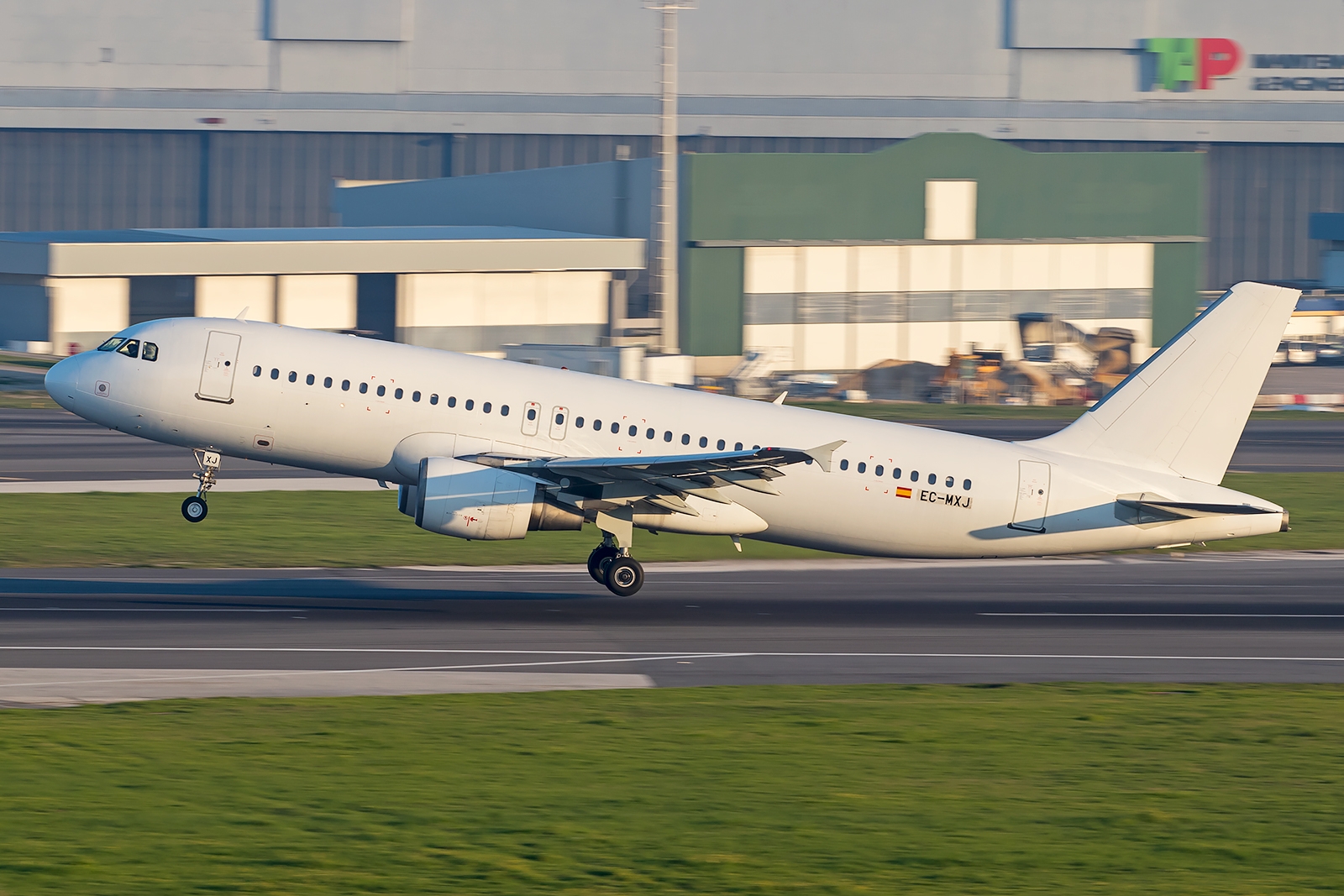 EC-MXJ - Airbus A320