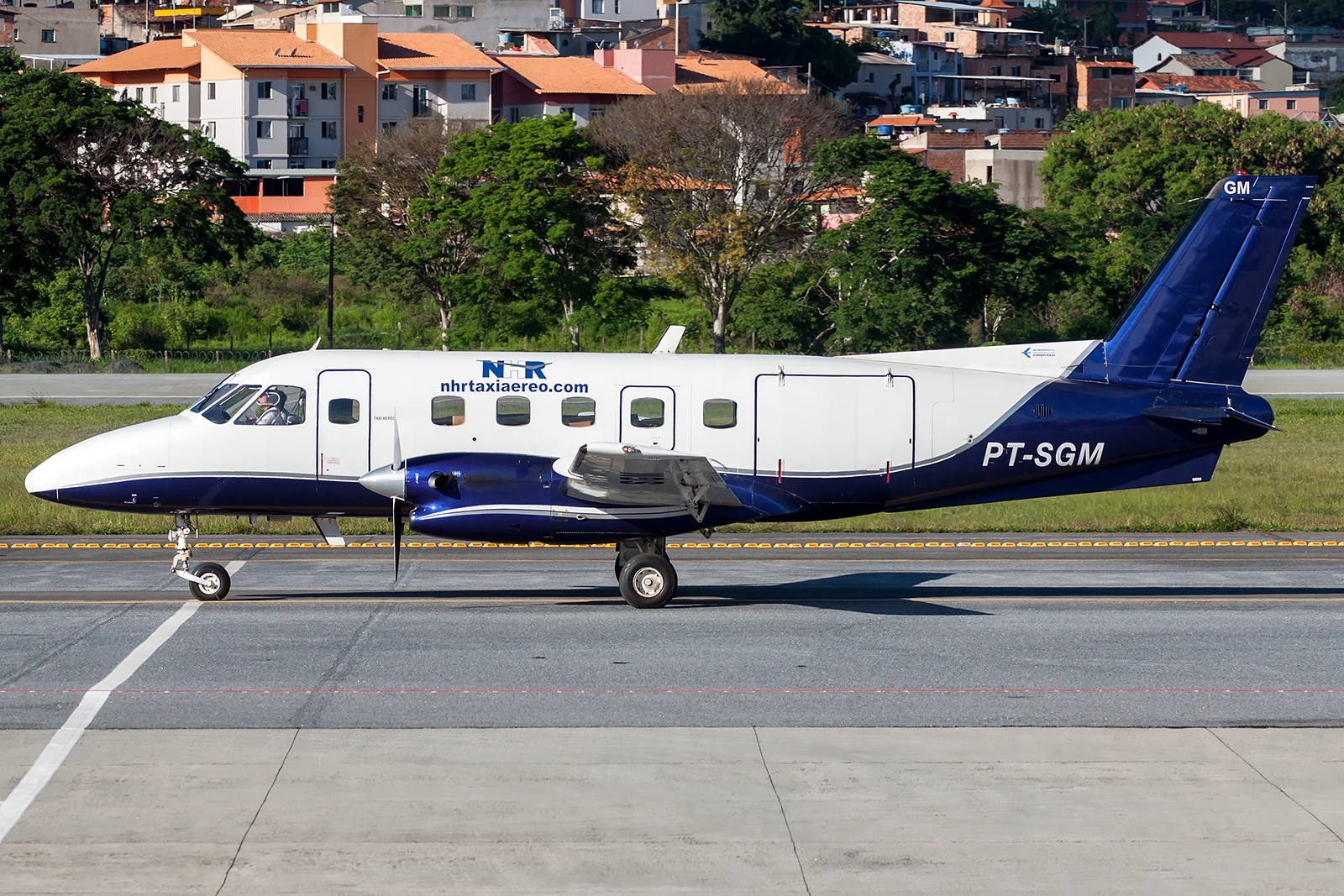 PT-SGM - Embraer EMB-110 Bandeirante