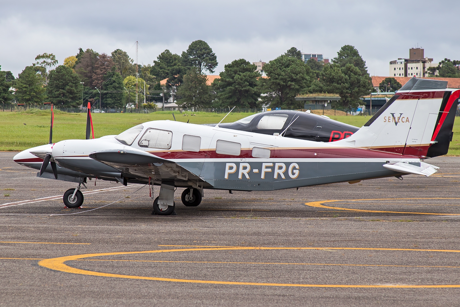 PR-FRG - Piper PA-34-200 Seneca V
