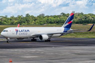 CC-BDC - Boeing 767-300(ER)