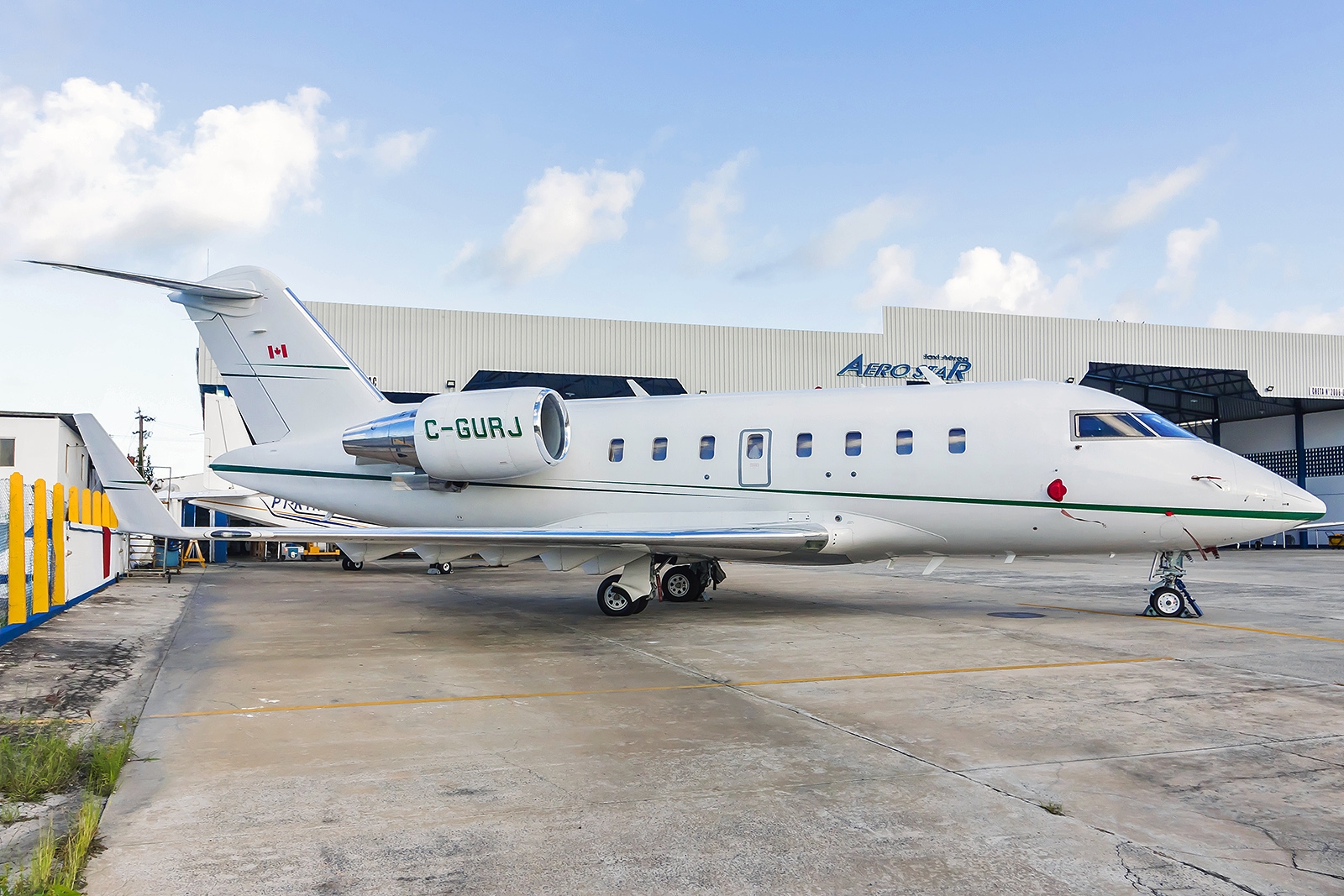 C-GURJ - Bombardier CL-600-2B16 Challenger 605